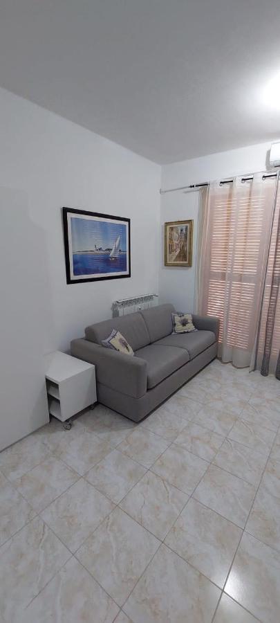 Ampio Monolocale Con Terrazzo - A 2 Passi Dal Mare Apartment Latte Exterior foto